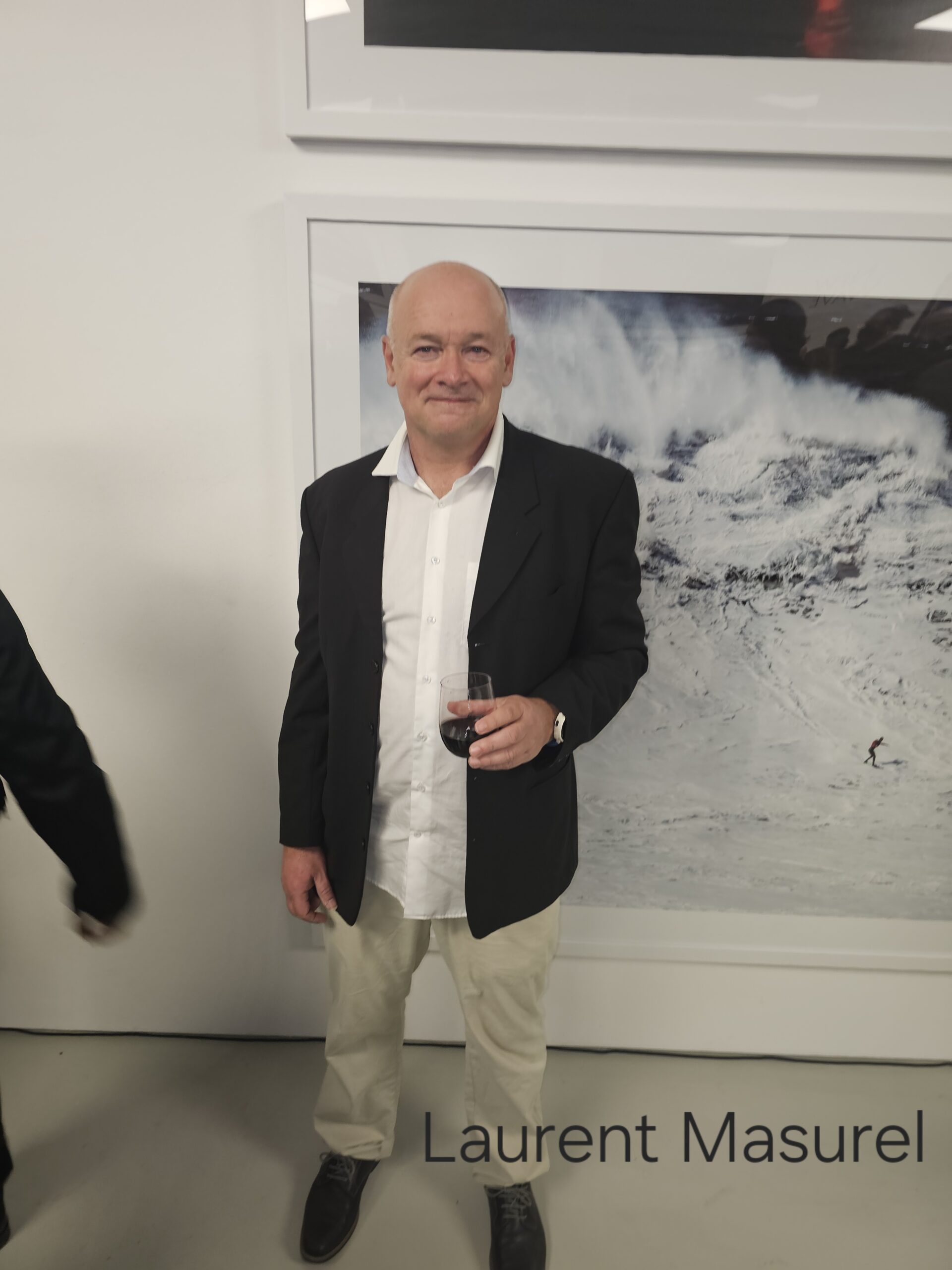 "100 Foot Wave," an HBO documentary series, has teamed up with Morrison Hotel Gallery to display a spectacular pop-up exhibition on January 13, 2024